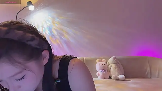 ruru 0306 online show from May 11, 2026, 4:04 pm