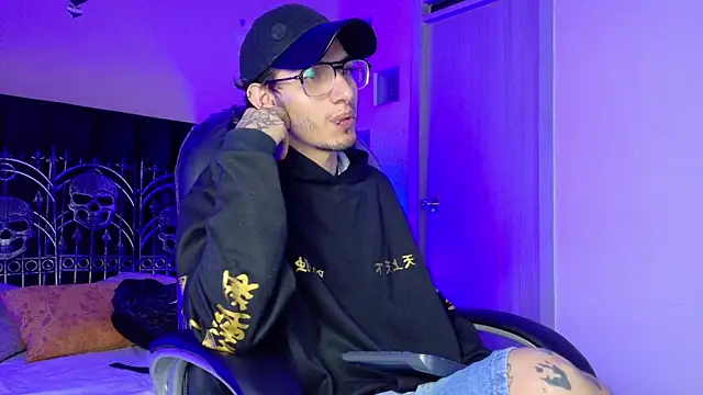 Vergil Noir  online show from June 10, 2026, 4:13 am