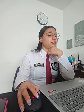 Queen linda1 online show from May 26, 2026, 1:42 pm