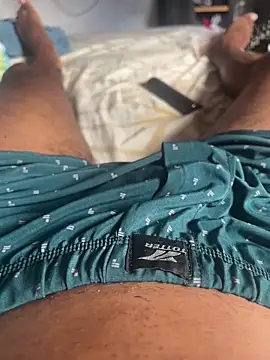 elmiles online show from April 21, 2026, 4:24 pm