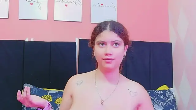 Snapshot of HoneyHipss chatting on May 29, 2026, 12:44 pm HoneyHipss online show from May 29, 2026, 12:44 pm
