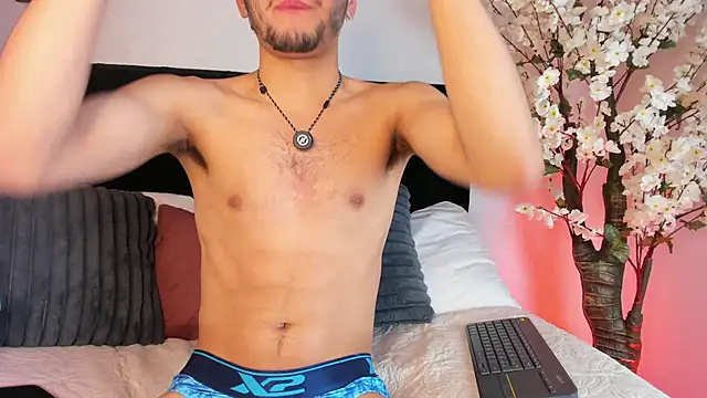 Andru Castillo online show from May 10, 2026, 12:47 am