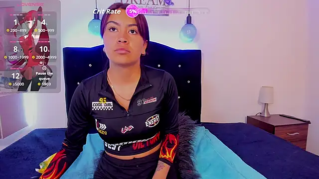 lizz cherry  online show from May 5, 2026, 7:28 pm