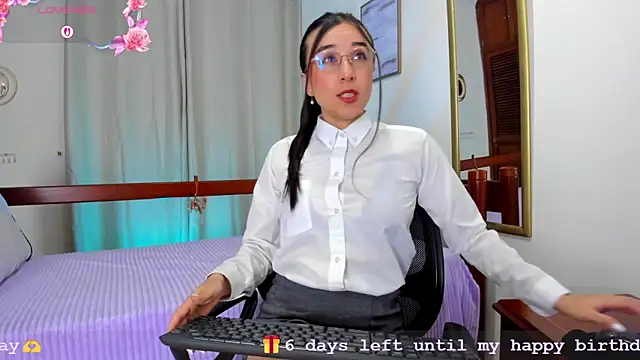Snapshot of Elisabetta_Amour chatting on May 15, 2026, 10:13 am Elisabetta Amour online show from May 15, 2026, 10:13 am