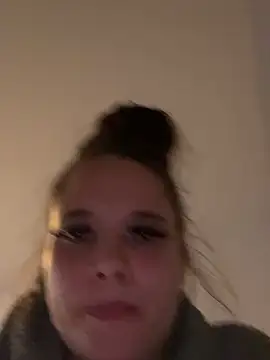 Poppylooloo online show from May 12, 2026, 8:04 pm