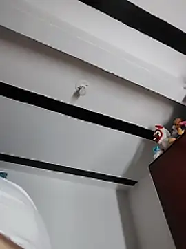 Nicol Alvarez1 online show from May 20, 2026, 10:40 pm