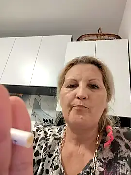 Divineblond online show from March 25, 2026, 9:03 pm