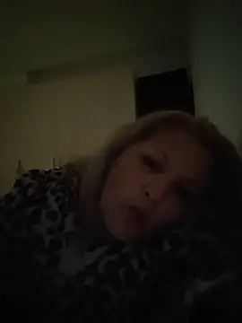 Snapshot of Divineblond chatting on November 13, 2025, 6:56 pm Divineblond online show from November 13, 2025, 6:56 pm