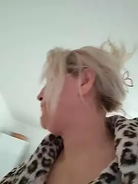 Divineblond online show from February 26, 2026, 3:01 pm