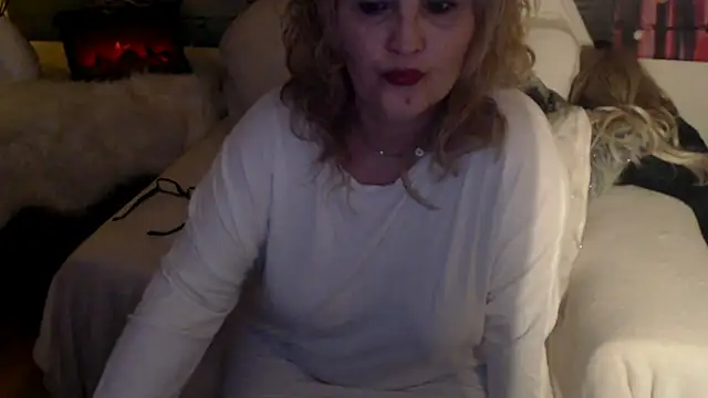 Divineblond online show from March 11, 2025, 11:26 pm
