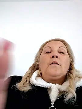 Snapshot of Divineblond chatting on January 9, 2026, 11:39 am Divineblond online show from January 9, 2026, 11:39 am