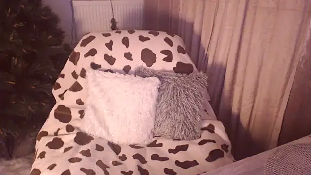 Snapshot of Divineblond chatting on November 21, 2025, 12:42 am Divineblond online show from November 21, 2025, 12:42 am