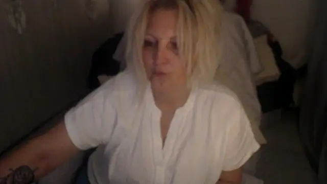 Divineblond online show from April 15, 2026, 7:58 pm