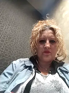 Divineblond online show from March 9, 2025, 9:13 am