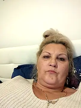 Snapshot of Divineblond chatting on November 28, 2025, 7:36 pm Divineblond online show from November 28, 2025, 7:36 pm