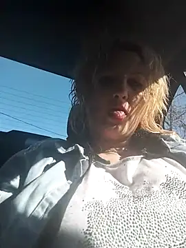Divineblond online show from March 9, 2025, 12:20 pm