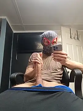 bwcloverboy2 online show from June 3, 2026, 2:33 pm