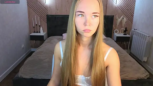 Snapshot of Milana_Sorrento chatting on May 12, 2026, 1:02 am Milana Sorrento online show from May 12, 2026, 1:02 am
