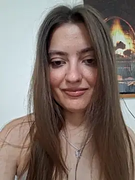 Snapshot of Alba2331 chatting on July 12, 2026, 10:49 am Alba2331 online show from July 12, 2026, 10:49 am
