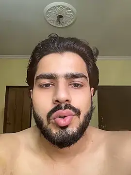 bunnyboy20 online show from May 11, 2026, 7:32 am