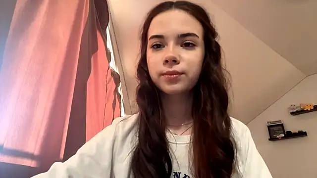 Snapshot of JoellaGrode chatting on May 4, 2026, 5:38 pm JoellaGrode online show from May 4, 2026, 5:38 pm