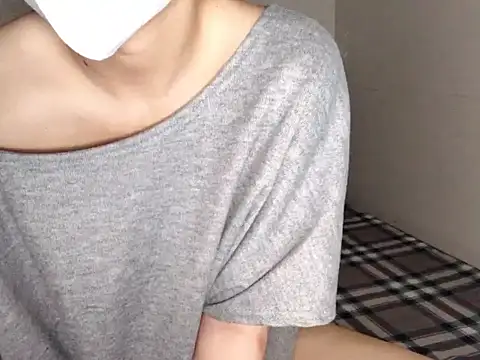 -Tykim- online show from May 3, 2026, 5:38 pm