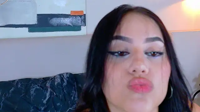 Snapshot of CuteWofy_ chatting on May 23, 2026, 6:51 pm CuteWofy online show from May 23, 2026, 6:51 pm