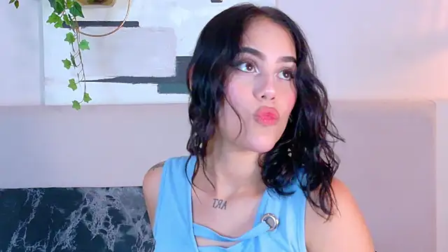 Snapshot of CuteWofy_ chatting on May 26, 2026, 7:45 pm CuteWofy online show from May 26, 2026, 7:45 pm