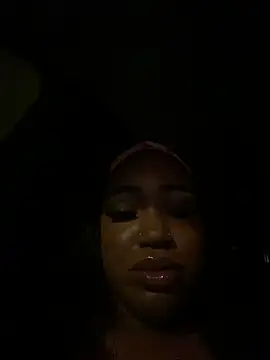Snapshot of ptpom_lucc chatting on April 28, 2026, 1:48 am ptpom lucc online show from April 28, 2026, 1:48 am