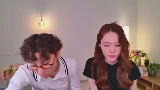 pinktwinz online show from April 27, 2026, 9:13 pm