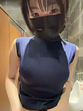 strawberry-boby online show from April 24, 2026, 9:55 am