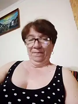 KetQueen101 online show from May 14, 2026, 8:17 pm