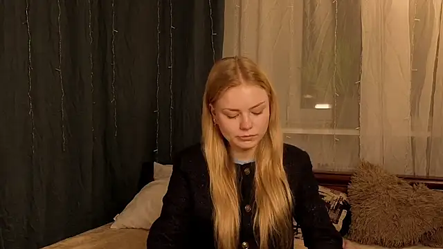 LavonaMadlem online show from May 26, 2026, 9:02 pm