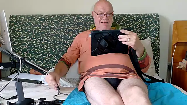 Snapshot of KinkCentral chatting on June 11, 2026, 8:00 am KinkCentral online show from June 11, 2026, 8:00 am