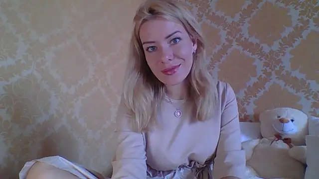 Softy Aura  online show from July 25, 2026, 9:06 am