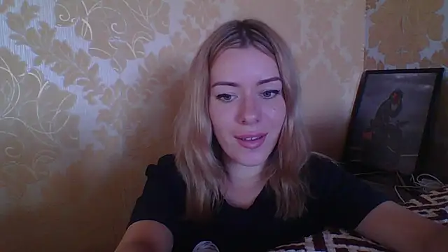 Softy Aura  online show from June 26, 2026, 10:43 am