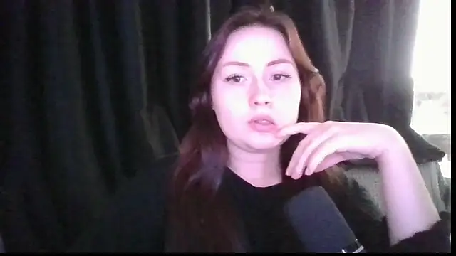 Tendre Amelia online show from May 12, 2026, 1:39 pm