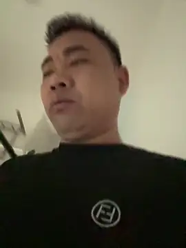 heren01 online show from April 30, 2026, 8:43 am