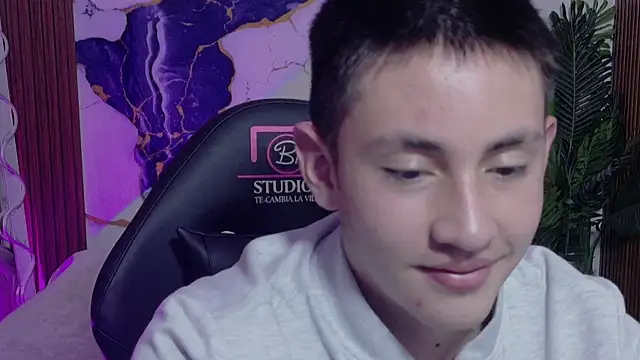 Andres Tay online show from May 25, 2026, 2:22 am