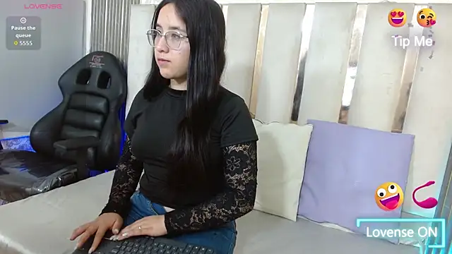 Snapshot of MADDISSON_TAY chatting on June 22, 2026, 11:51 am MADDISSON TAY online show from June 22, 2026, 11:51 am