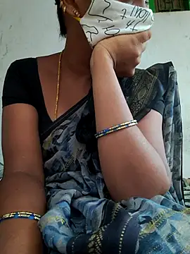 Tamil Hot HoneyBee online show from May 9, 2026, 11:24 am