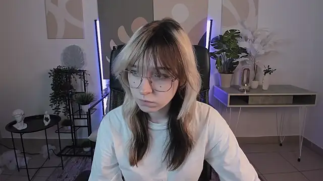 NyxCalderra online show from June 3, 2026, 4:46 am