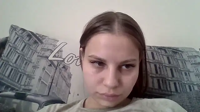  Linsyy ee  online show from May 20, 2026, 12:02 pm