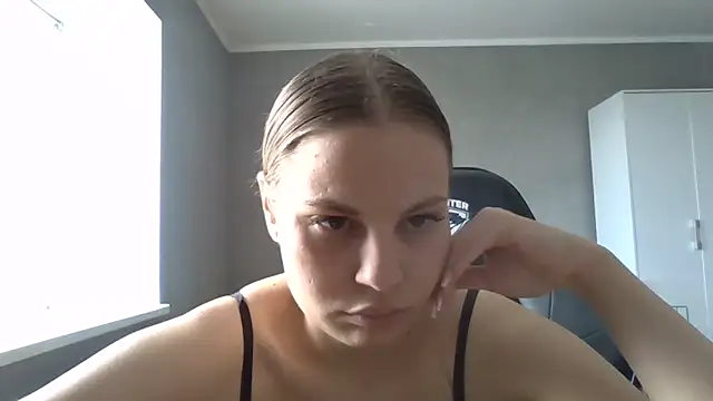  Linsyy ee  online show from May 31, 2026, 10:54 am