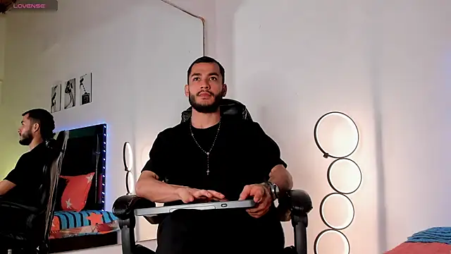 Snapshot of MaxPower003 chatting on August 7, 2026, 12:05 am MaxPower003 online show from August 7, 2026, 12:05 am