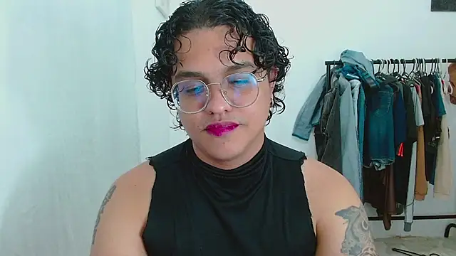 Diane exotic online show from May 18, 2026, 11:42 pm