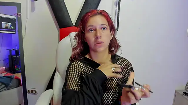 Escarleth 69 online show from May 5, 2026, 8:12 pm