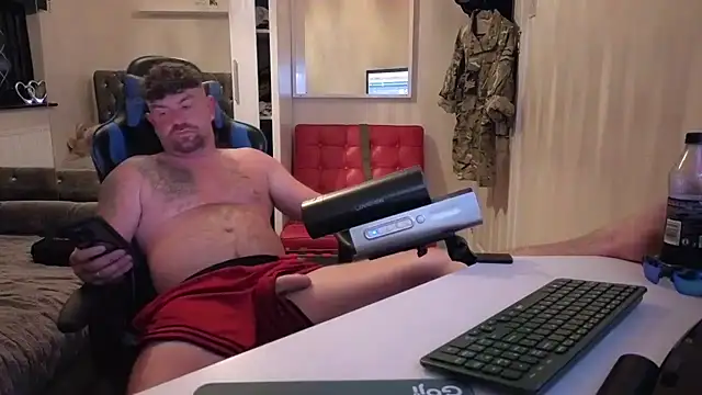 Naughtybihubbyxx online show from July 4, 2026, 10:36 pm