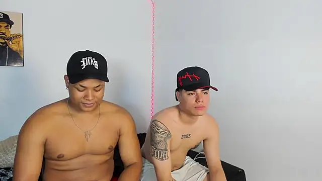 just2latins online show from May 7, 2026, 12:04 am