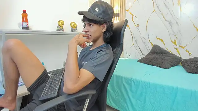 Zayn Fox32 online show from April 27, 2026, 7:23 pm